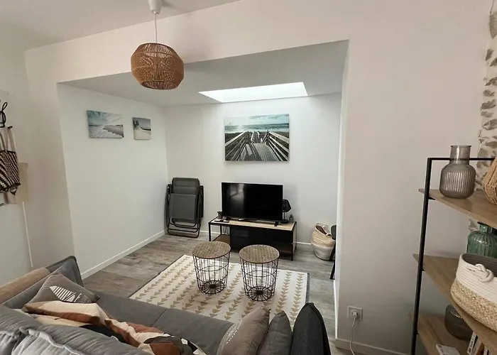 Konukevi La Cachette, Jolie Maison Avec Terrasse - Arago 4*